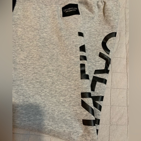 Calvin Klein performance joggers - Picture 2 of 4